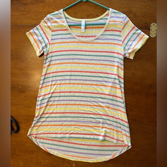 LuLaRoe Tops - Lularoe shirt
